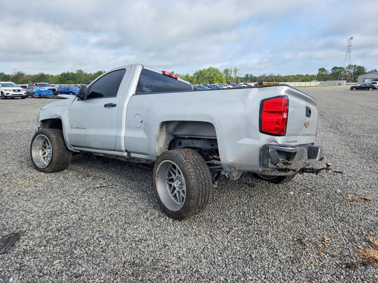 2018 CHEVROLET SILVERADO C1500 photo 3