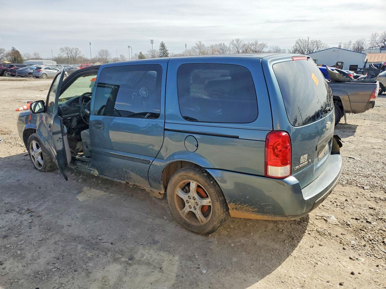 2007 CHEVROLET UPLANDER LS photo 2