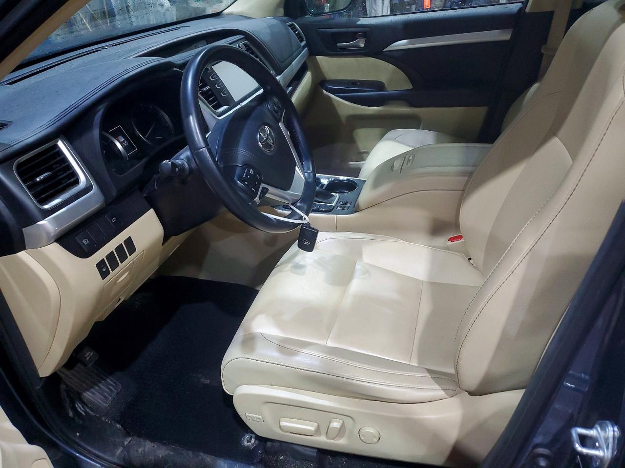 2018 TOYOTA HIGHLANDER HYBRID XLE photo 7
