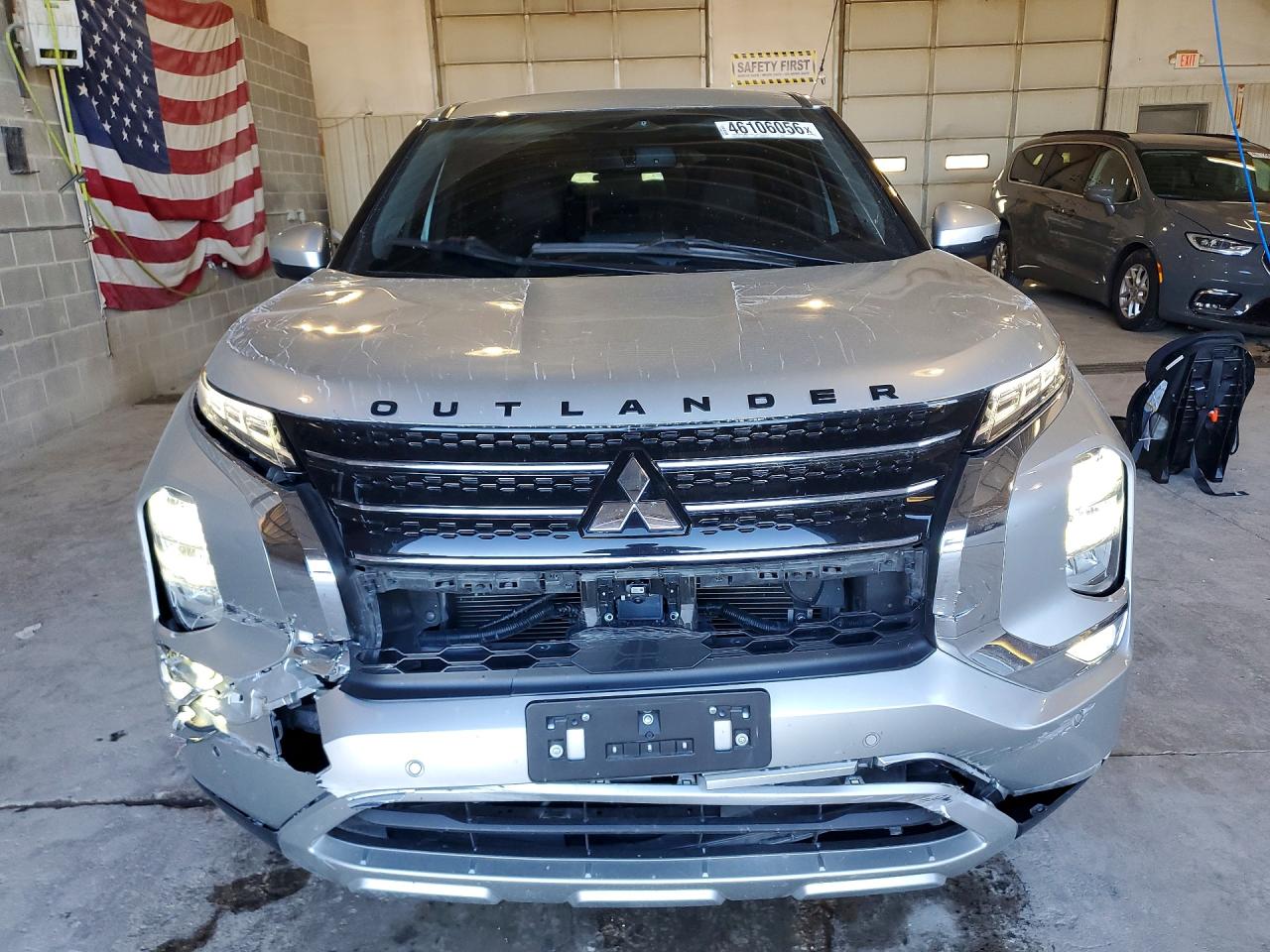 2024 MITSUBISHI OUTLANDER SE photo 9