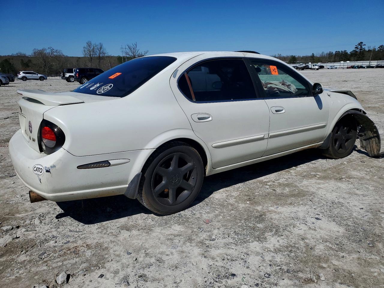 2001 NISSAN MAXIMA GXE photo 3