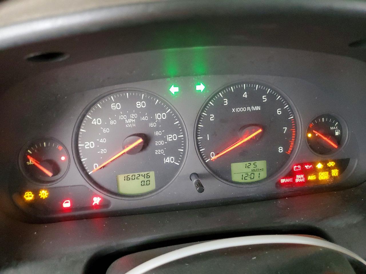 2004 VOLVO V40 1.9T photo 9