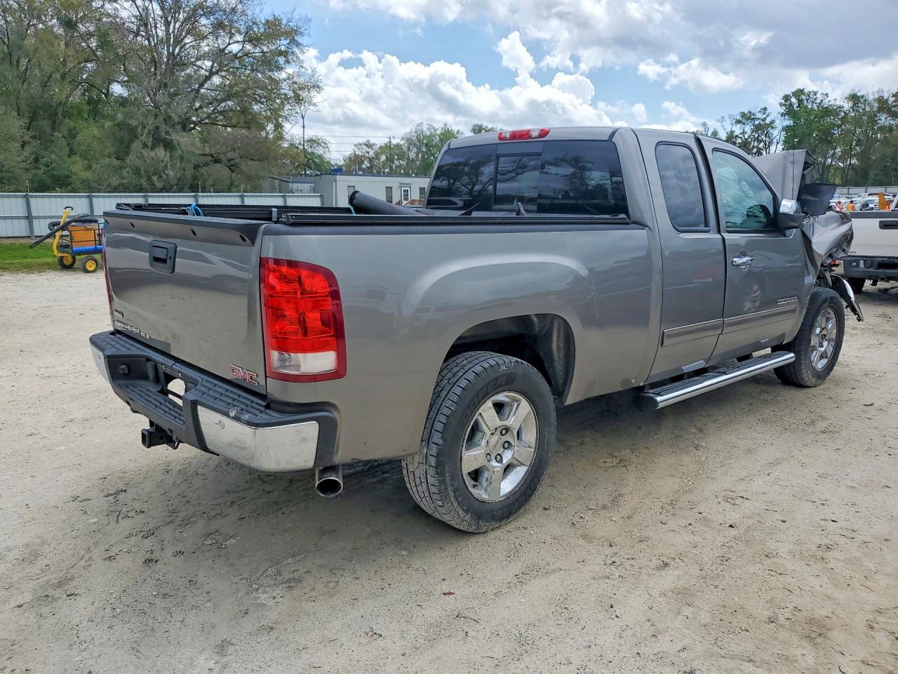 2012 GMC SIERRA C1500 SLE photo 5