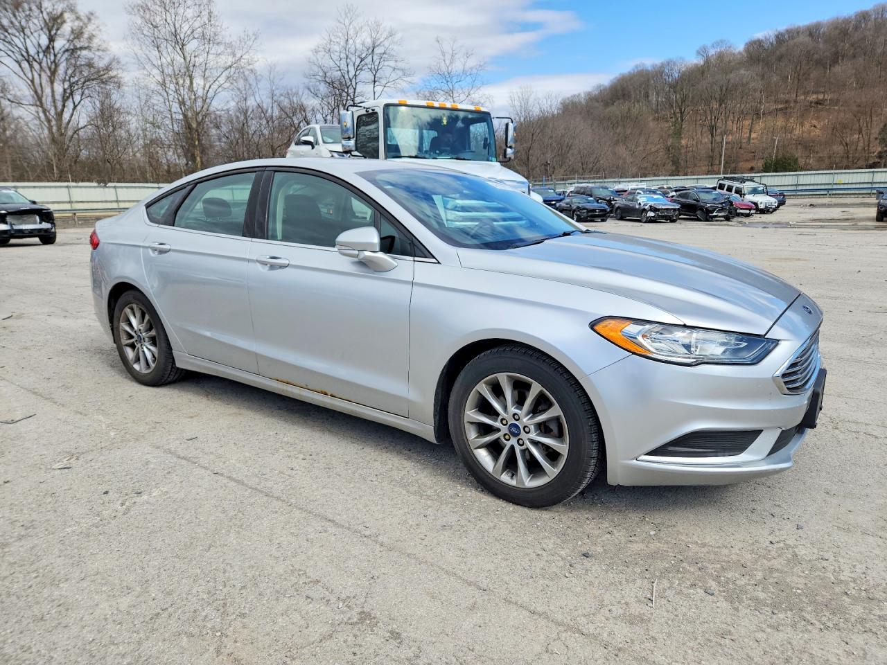 2017 FORD FUSION SE photo 4