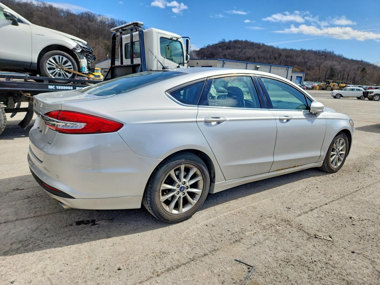 2017 FORD FUSION SE photo 3