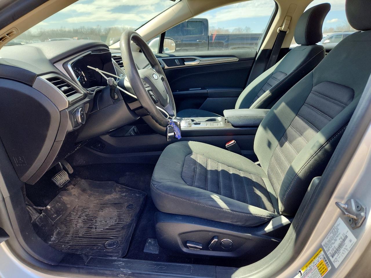 2017 FORD FUSION SE photo 7