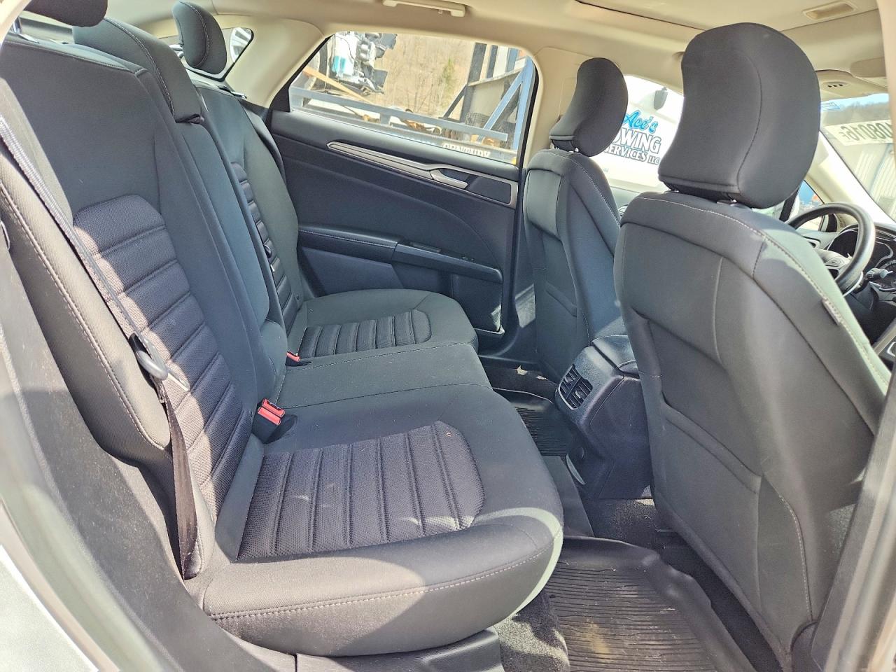 2017 FORD FUSION SE photo 10