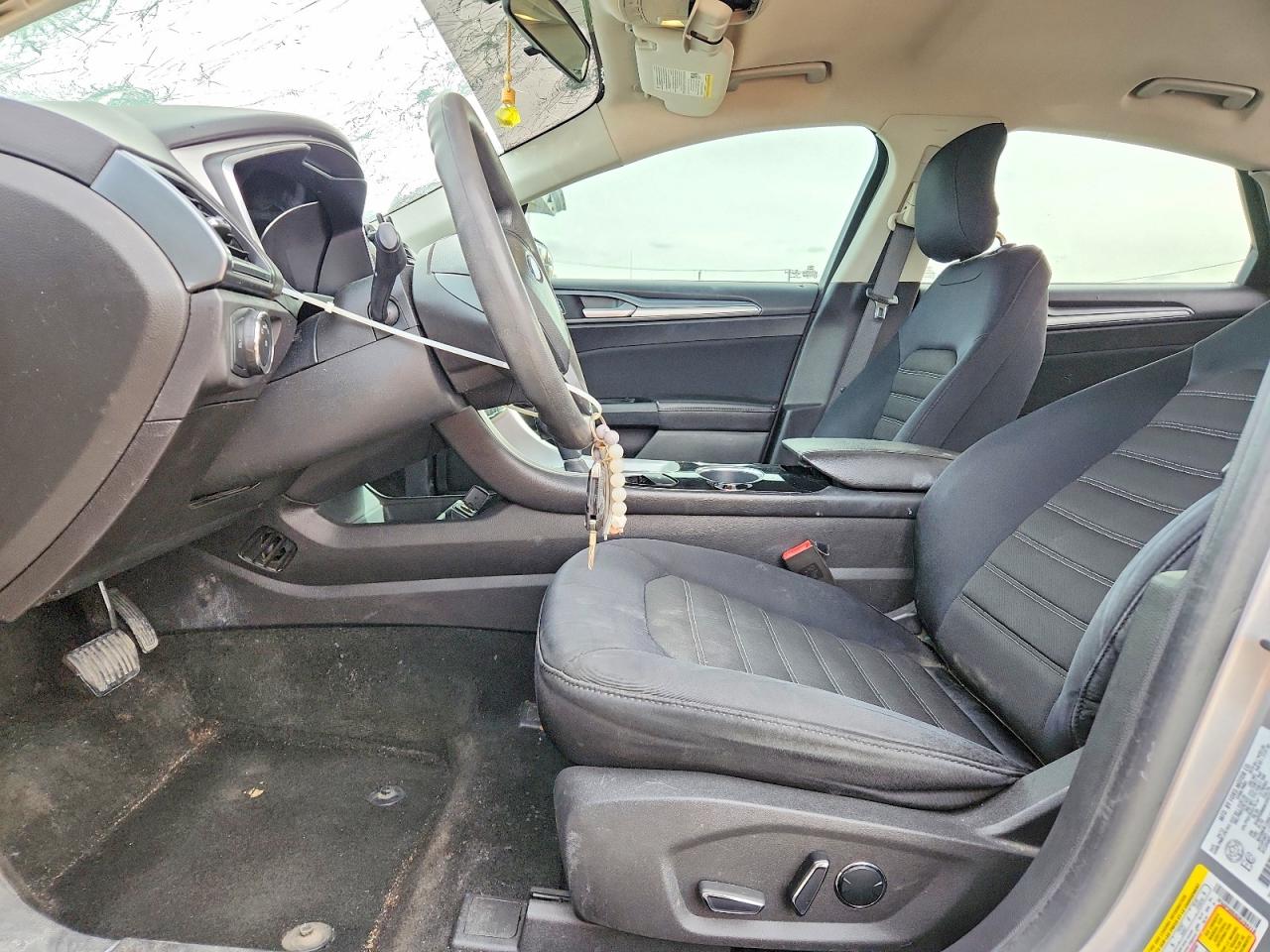 2013 FORD FUSION SE photo 13