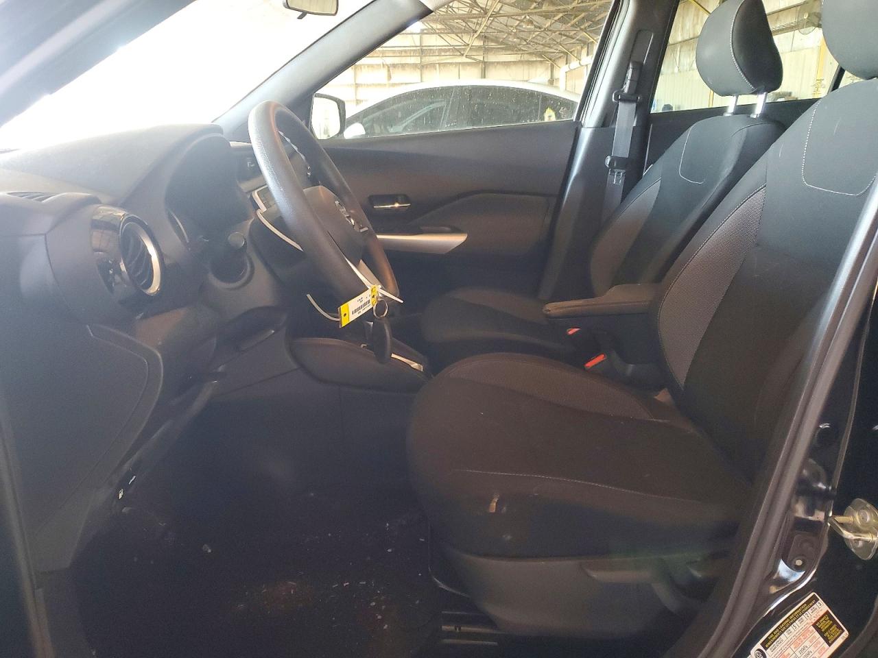 2020 NISSAN KICKS SV photo 13