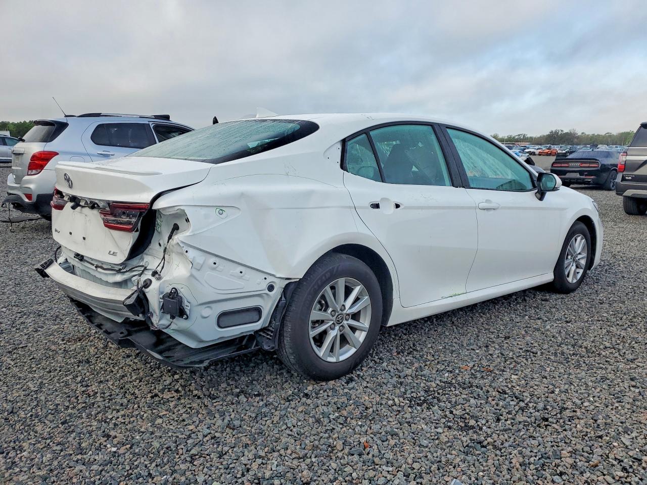 2025 TOYOTA CAMRY LE photo 5
