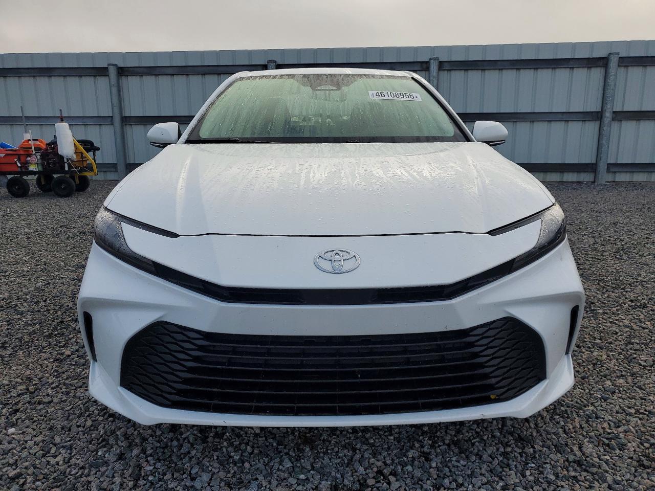 2025 TOYOTA CAMRY LE photo 9