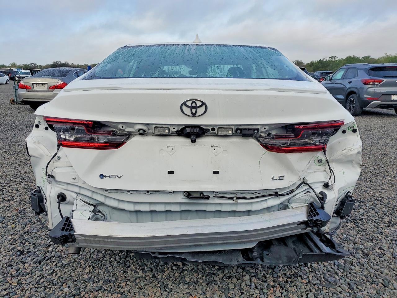 2025 TOYOTA CAMRY LE photo 11