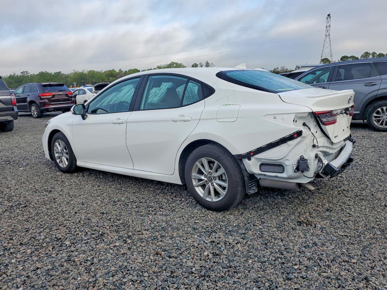 2025 TOYOTA CAMRY LE photo 3