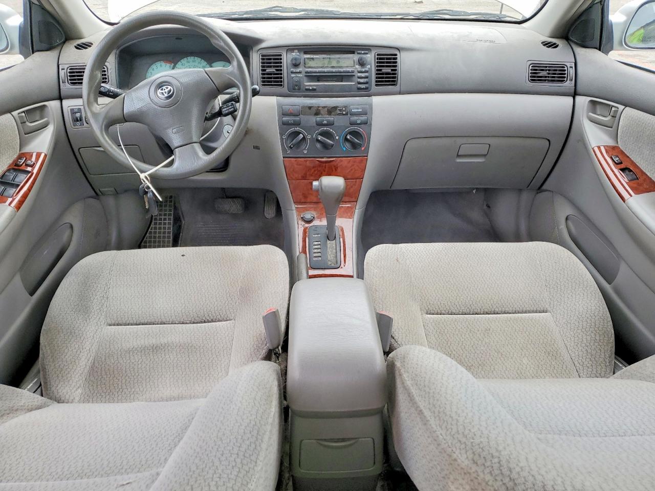 2004 TOYOTA COROLLA photo 15