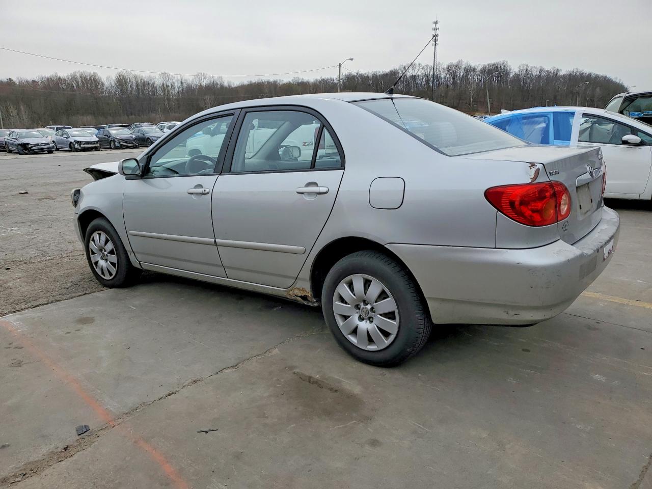 2004 TOYOTA COROLLA photo 3