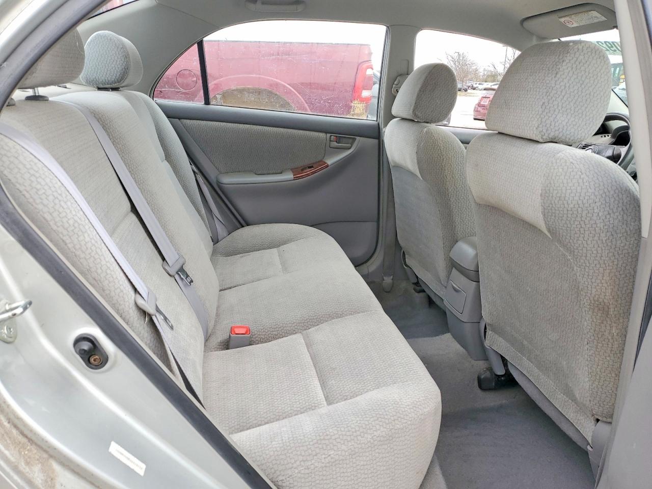 2004 TOYOTA COROLLA photo 19