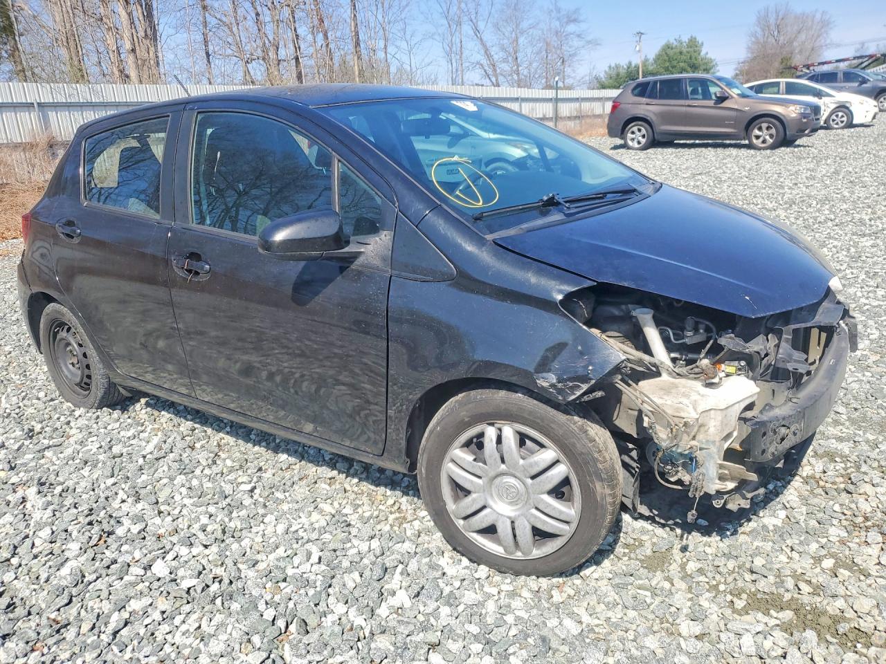 2015 TOYOTA YARIS 5-DOOR L photo 4