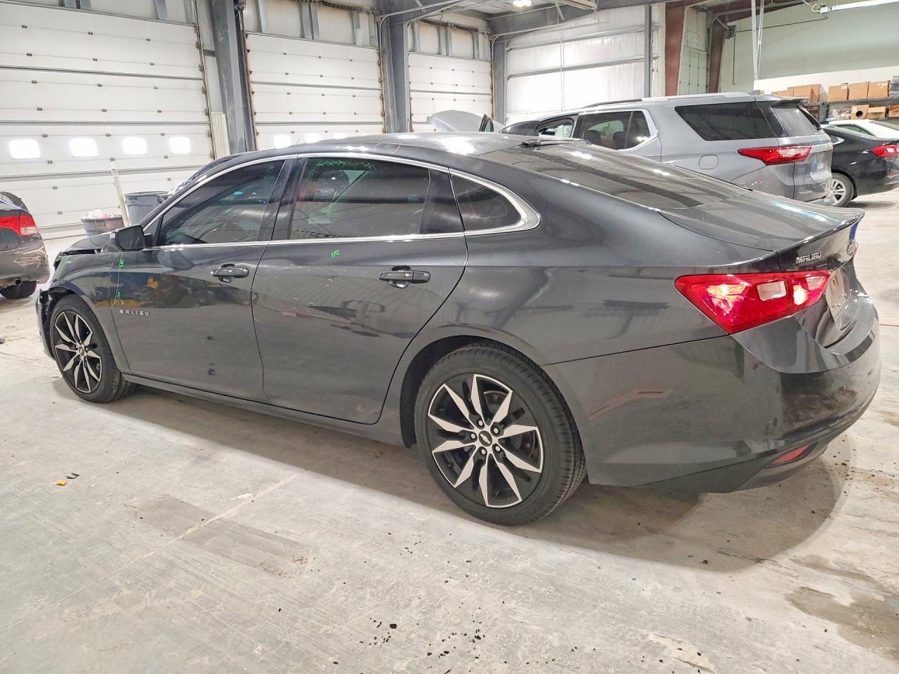 2017 CHEVROLET MALIBU LT photo 2