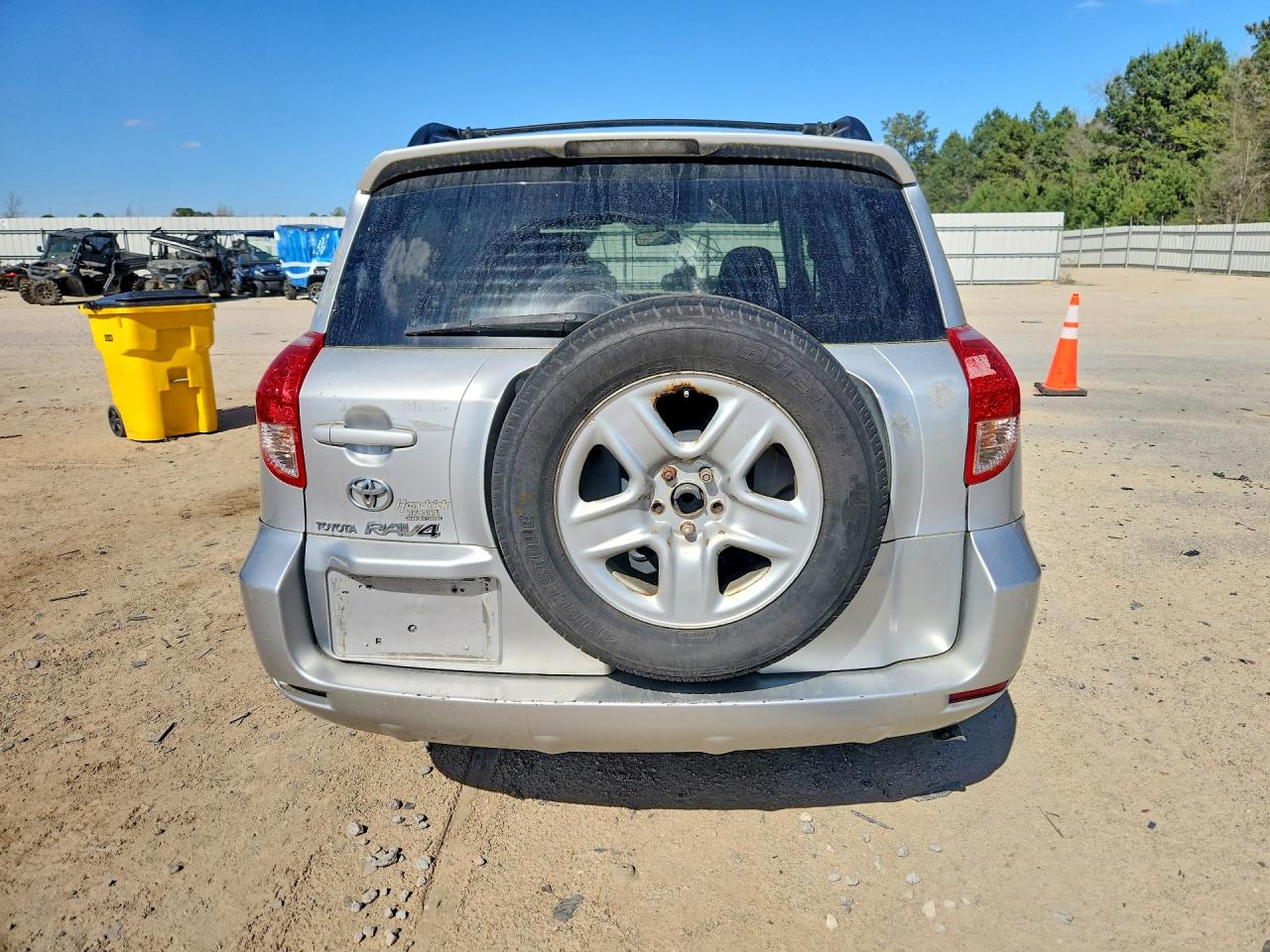 2006 TOYOTA RAV4 BASE photo 16