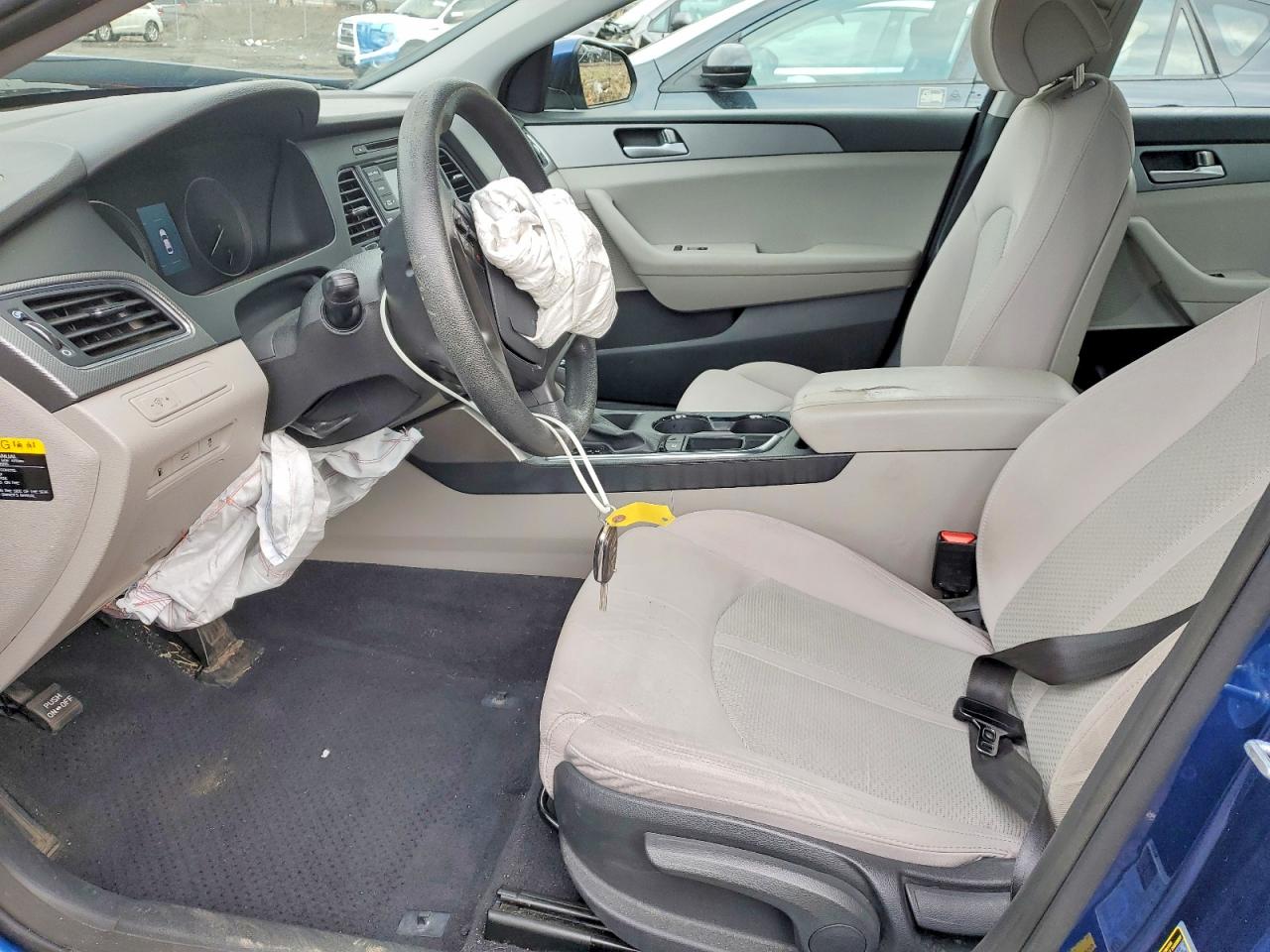 2015 HYUNDAI SONATA SE photo 19