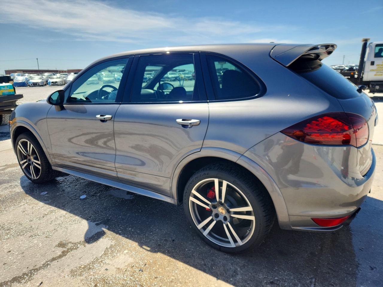2013 PORSCHE CAYENNE GTS photo 2
