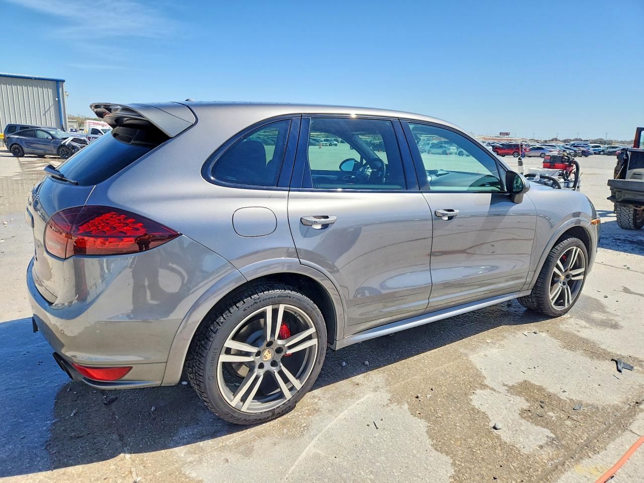 2013 PORSCHE CAYENNE GTS photo 3