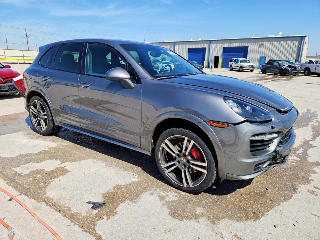 2013 PORSCHE CAYENNE GTS photo 4