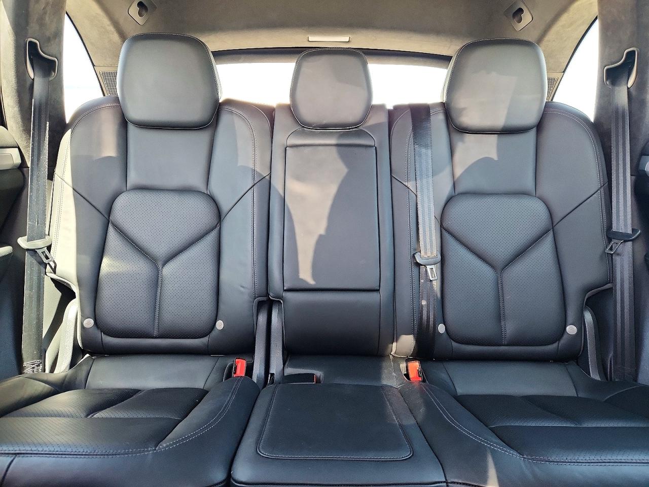 2013 PORSCHE CAYENNE GTS photo 10