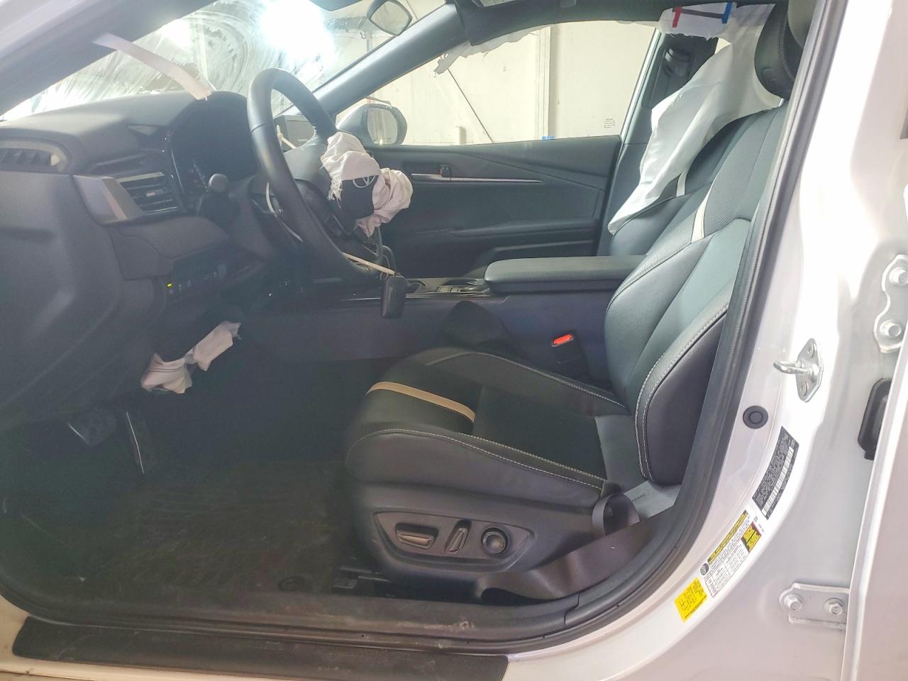 2025 TOYOTA CAMRY SE photo 13