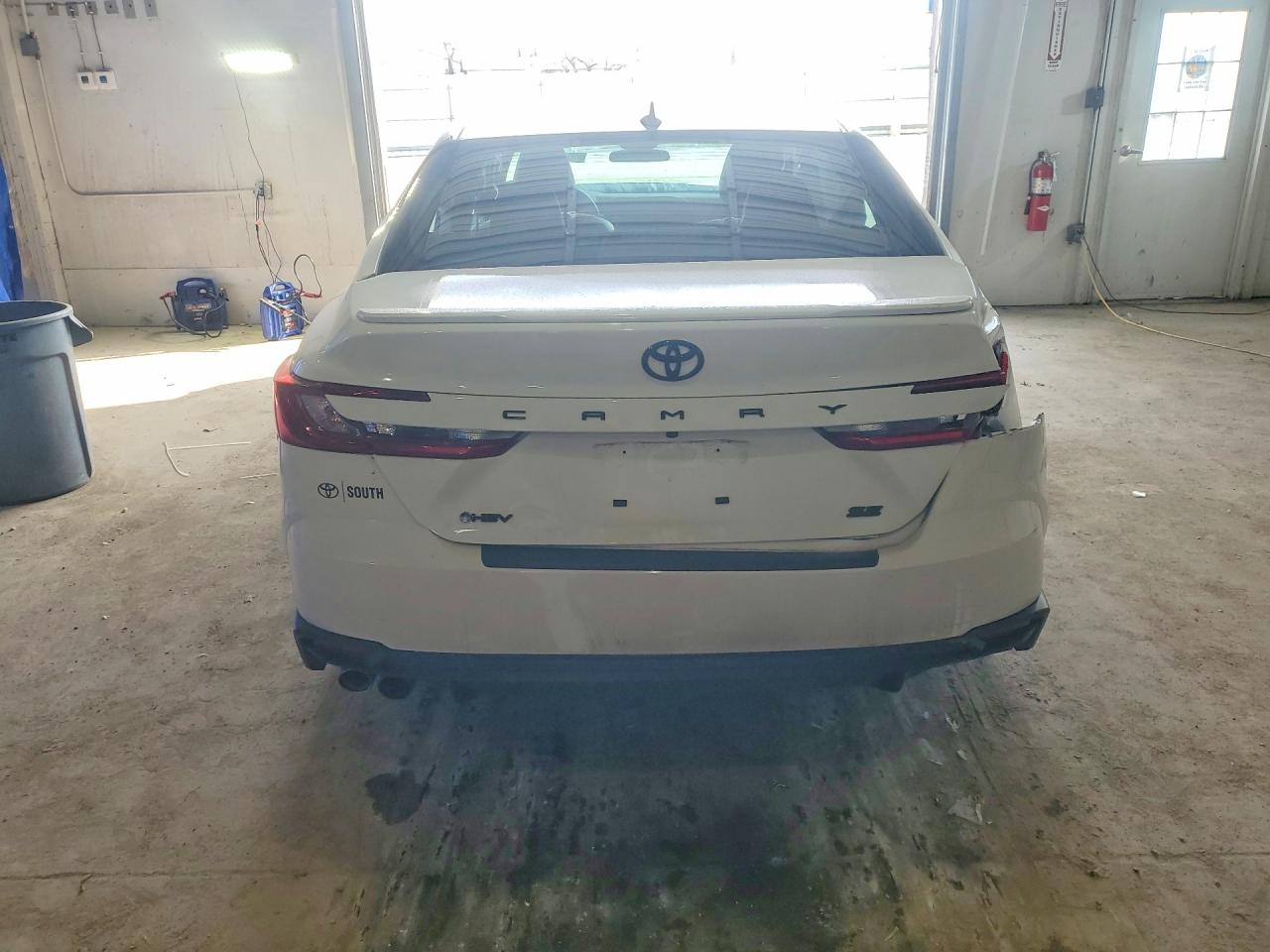 2025 TOYOTA CAMRY SE photo 11