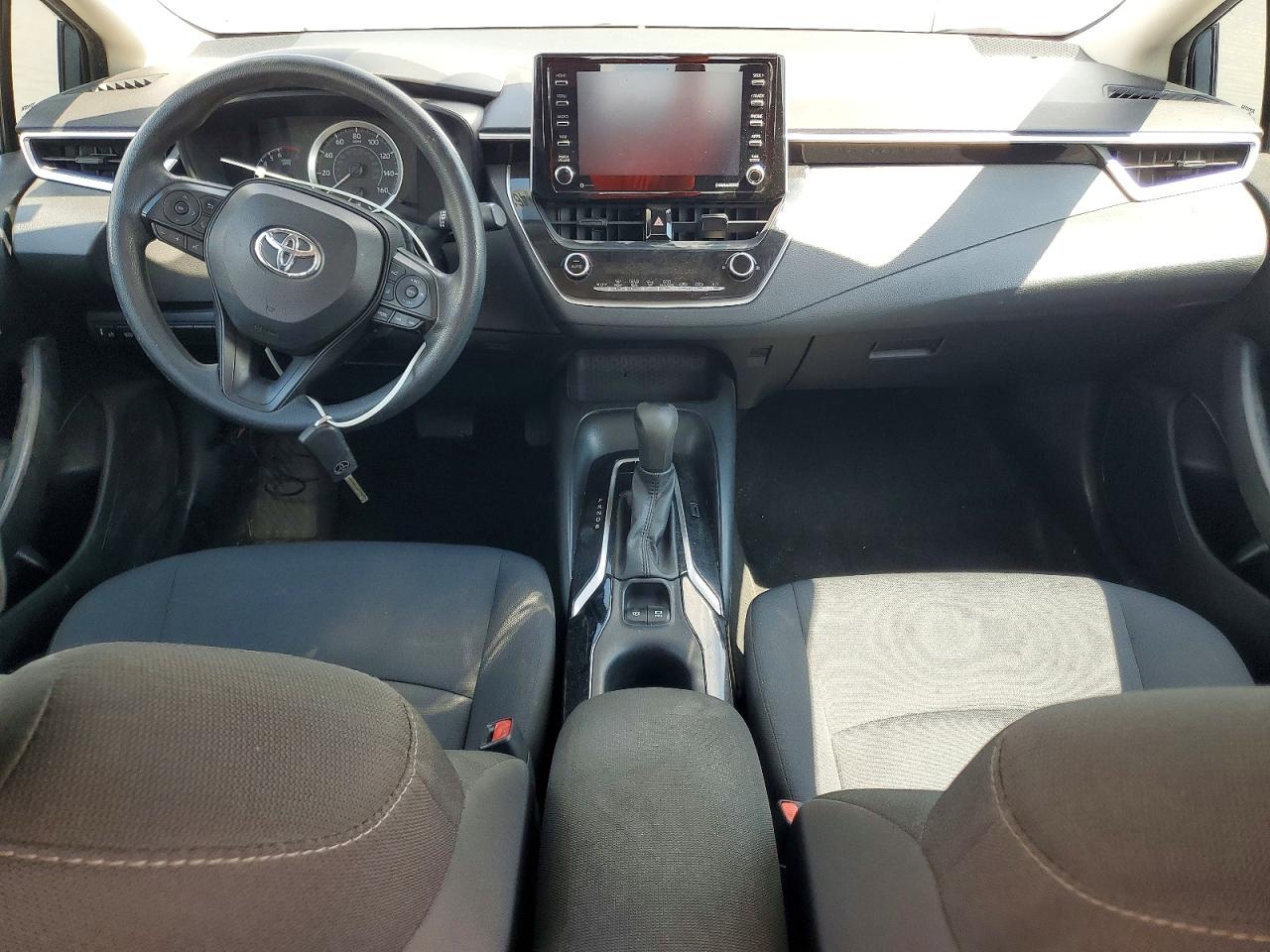 2021 TOYOTA COROLLA LE photo 22