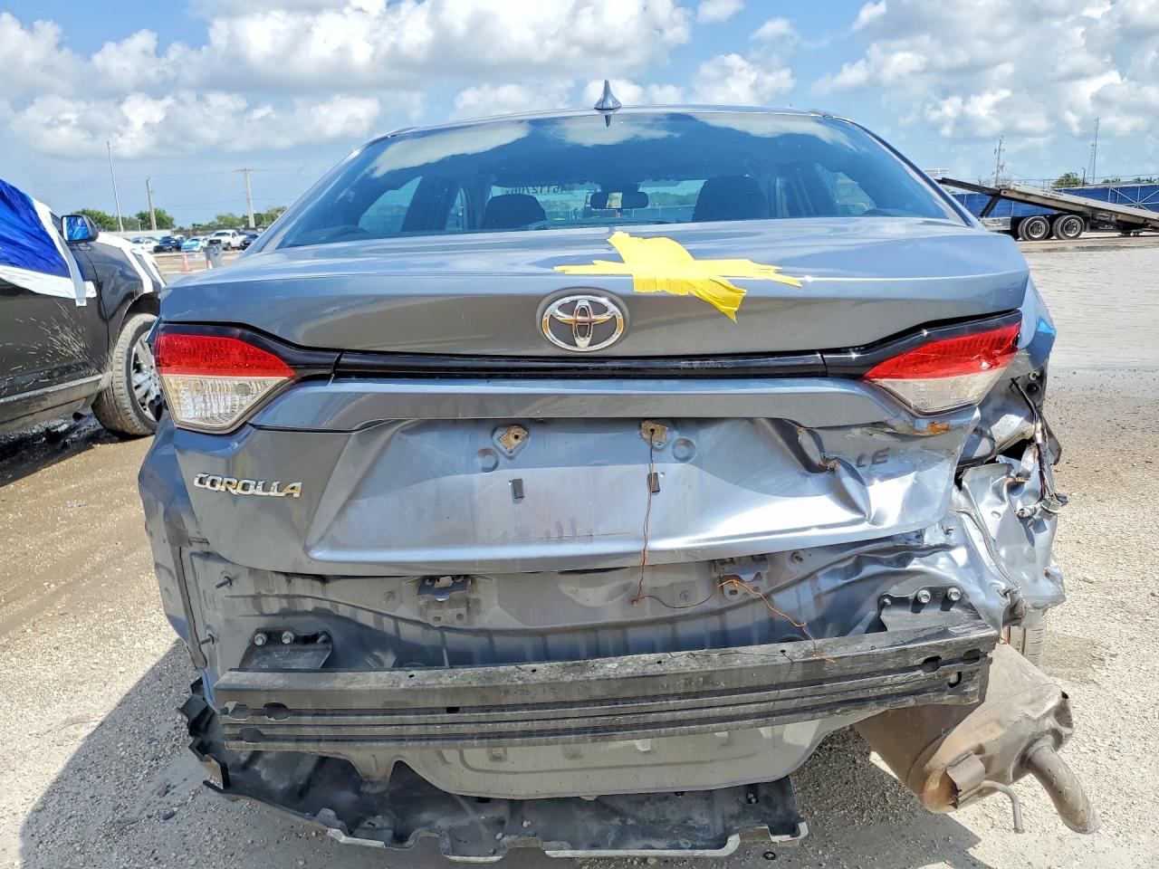 2021 TOYOTA COROLLA LE photo 16