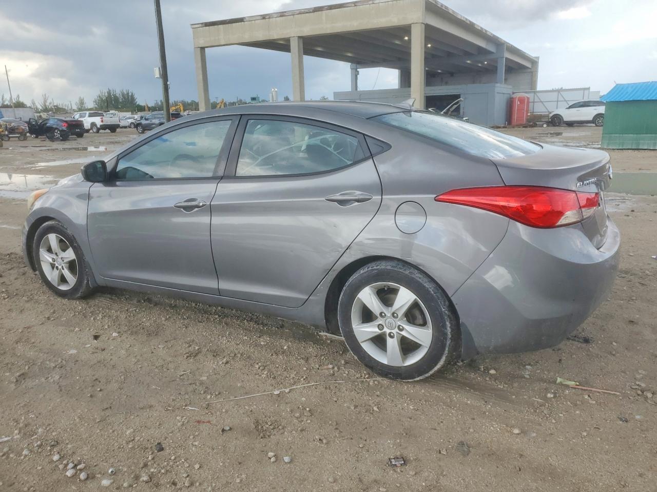 2013 HYUNDAI ELANTRA GLS photo 2