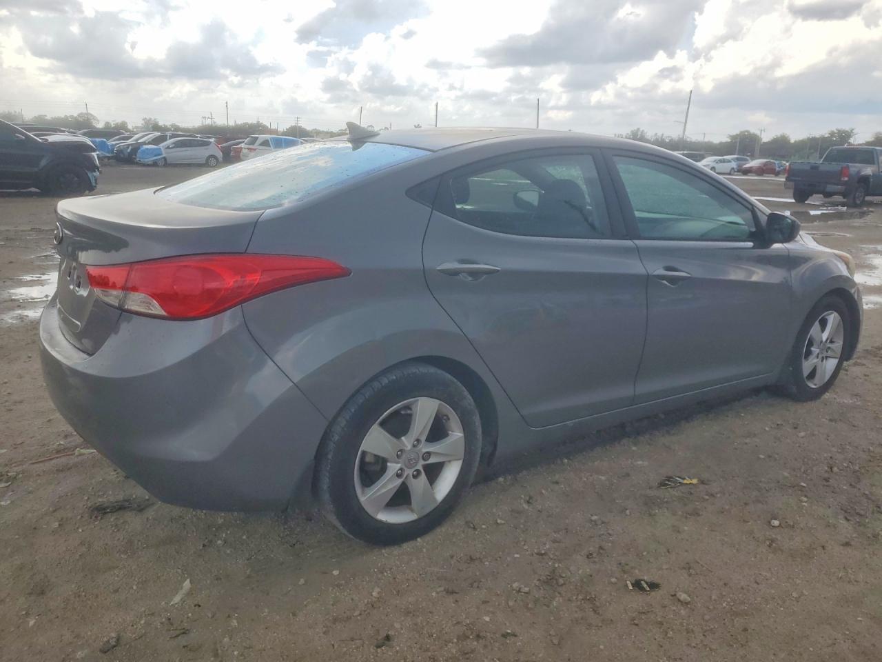 2013 HYUNDAI ELANTRA GLS photo 3