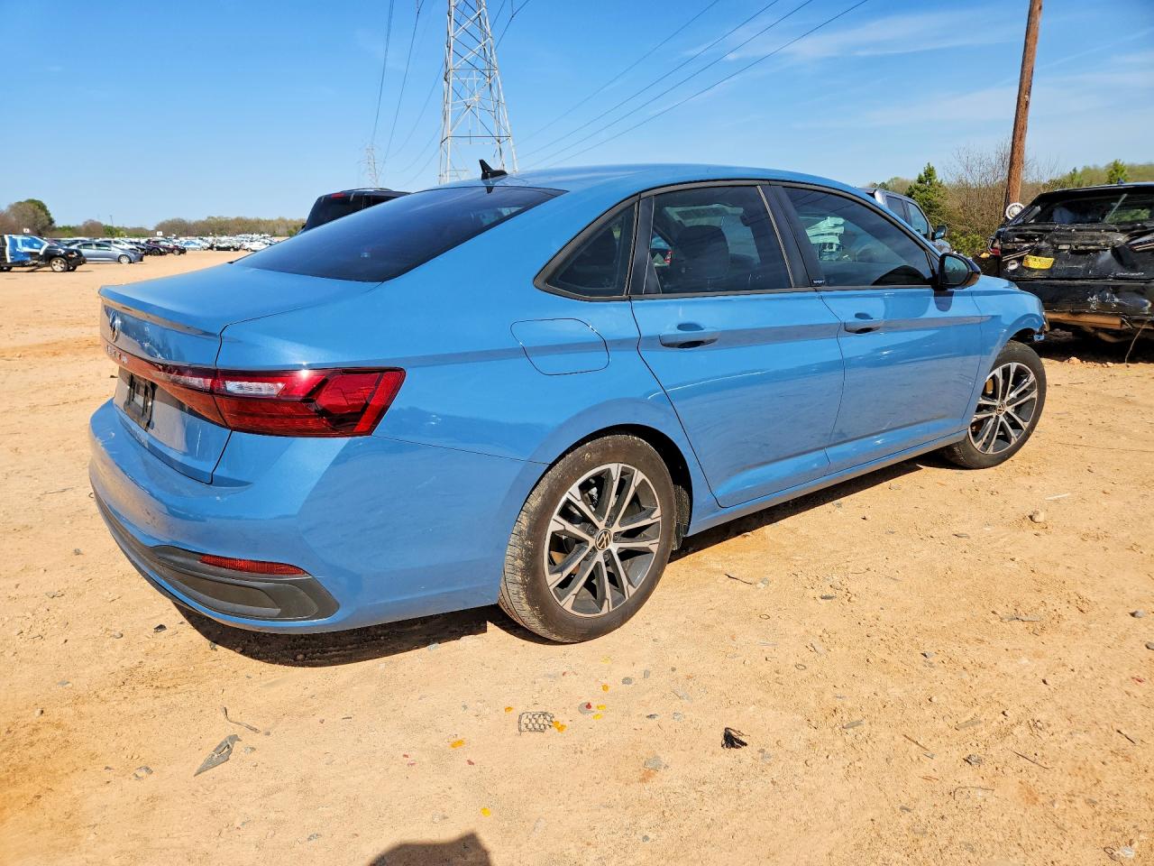 2025 VOLKSWAGEN JETTA SPORT photo 5