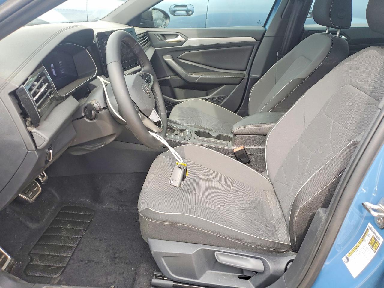 2025 VOLKSWAGEN JETTA SPORT photo 13
