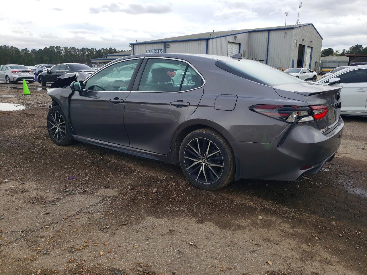 2023 TOYOTA CAMRY SE photo 2