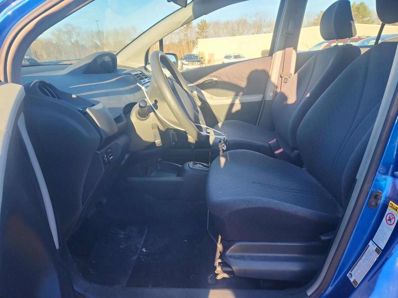 2010 TOYOTA YARIS BASE photo 13