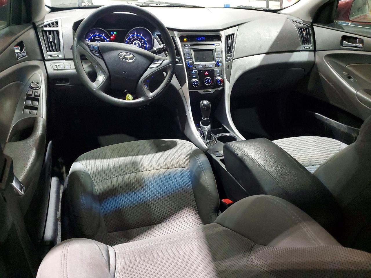 2014 HYUNDAI SONATA GLS photo 22