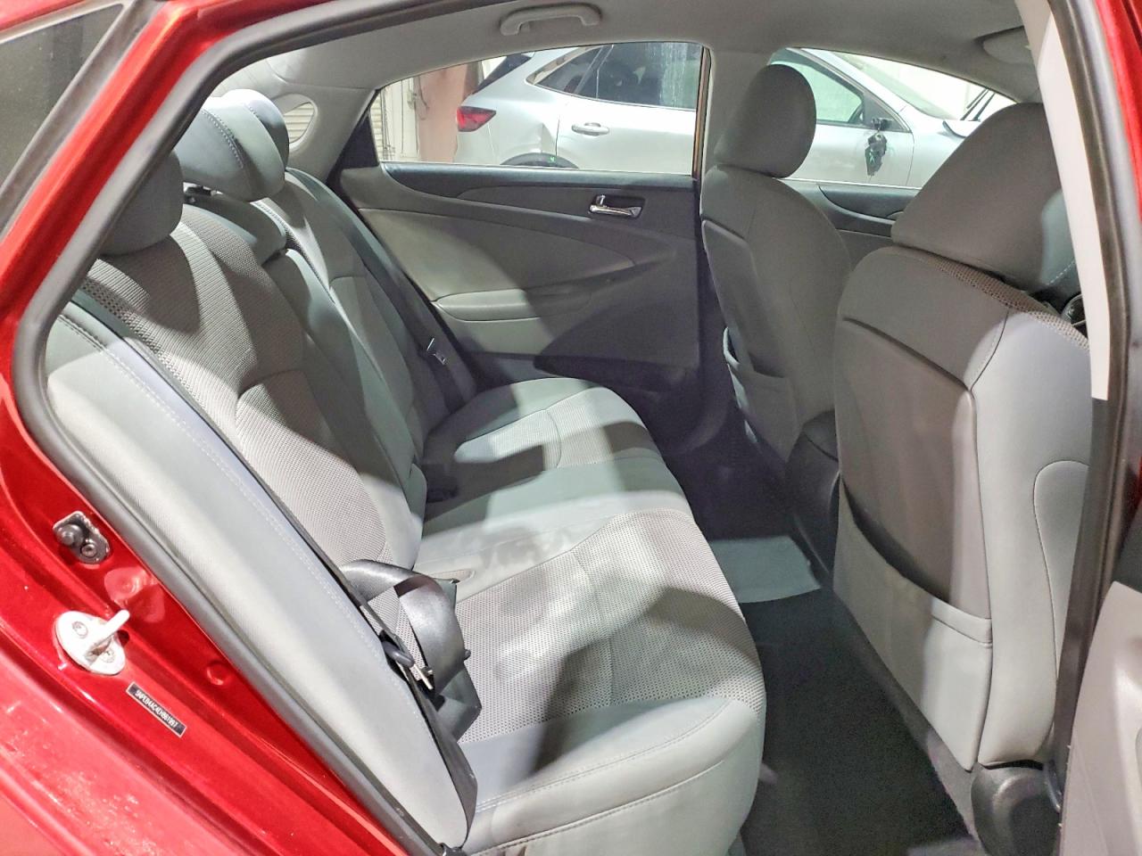 2014 HYUNDAI SONATA GLS photo 28