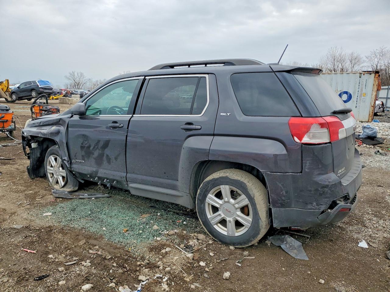 2015 GMC TERRAIN SLT photo 2