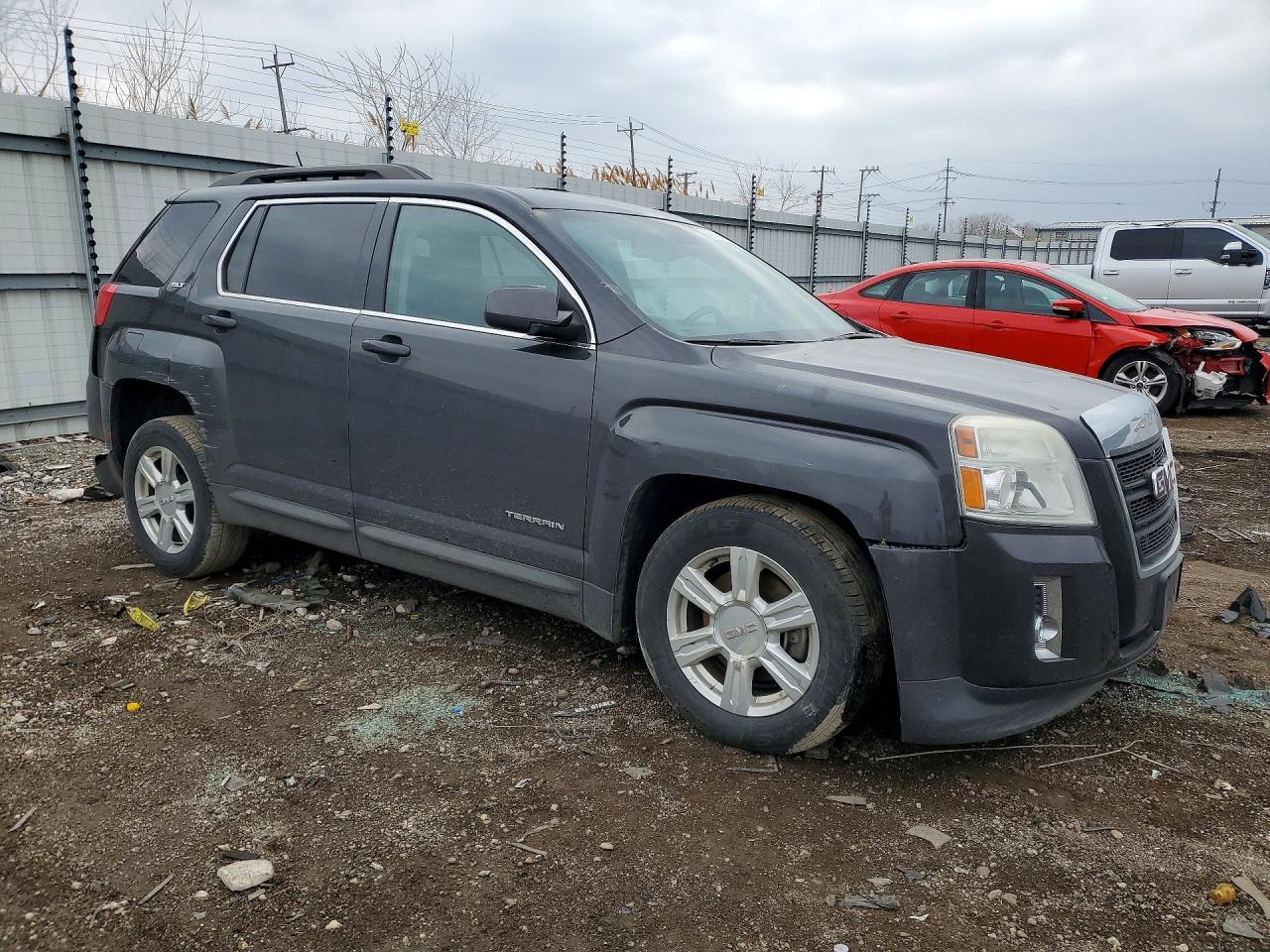 2015 GMC TERRAIN SLT photo 4