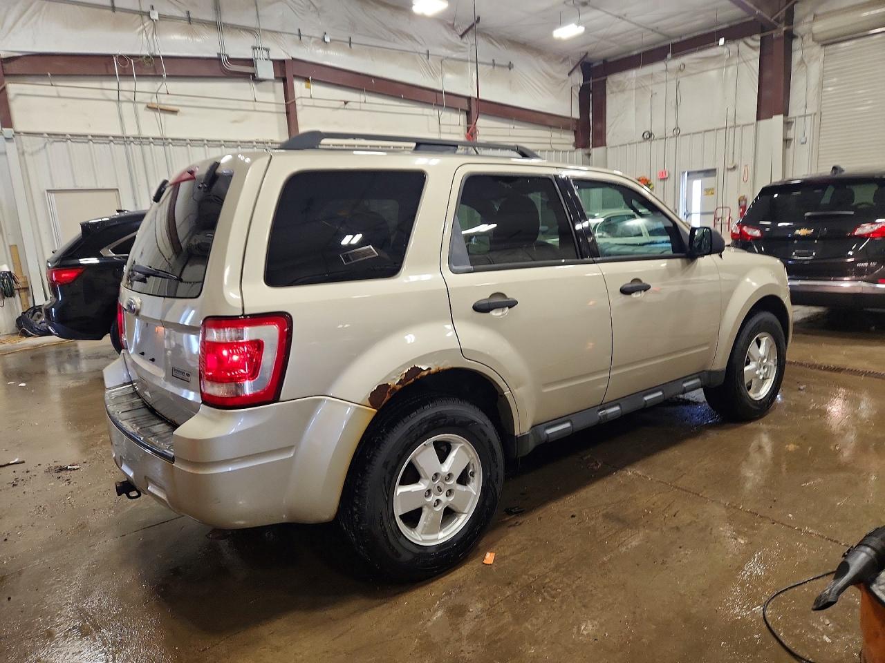 2012 FORD ESCAPE XLT photo 3