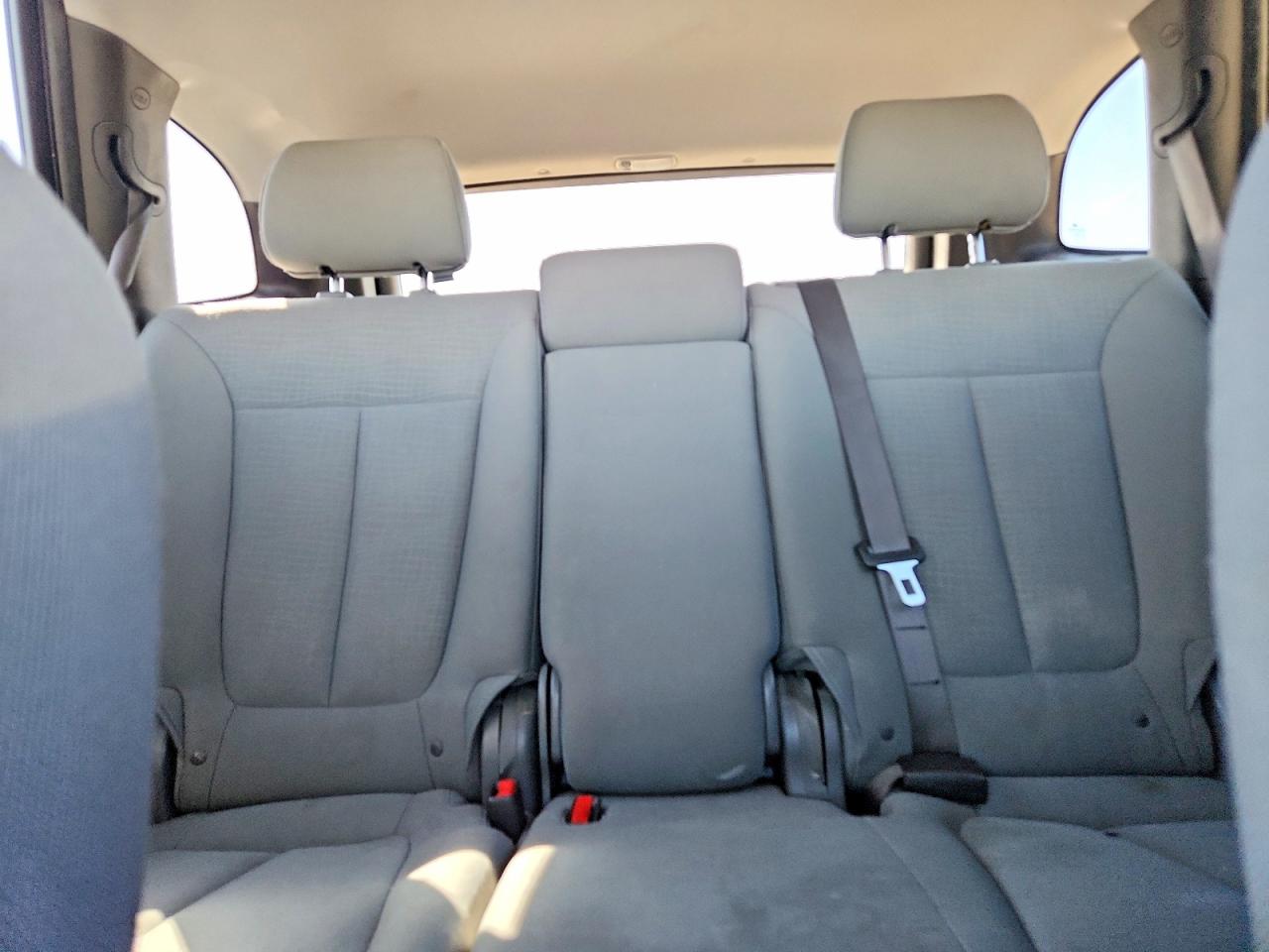 2010 HYUNDAI SANTA FE GLS photo 10