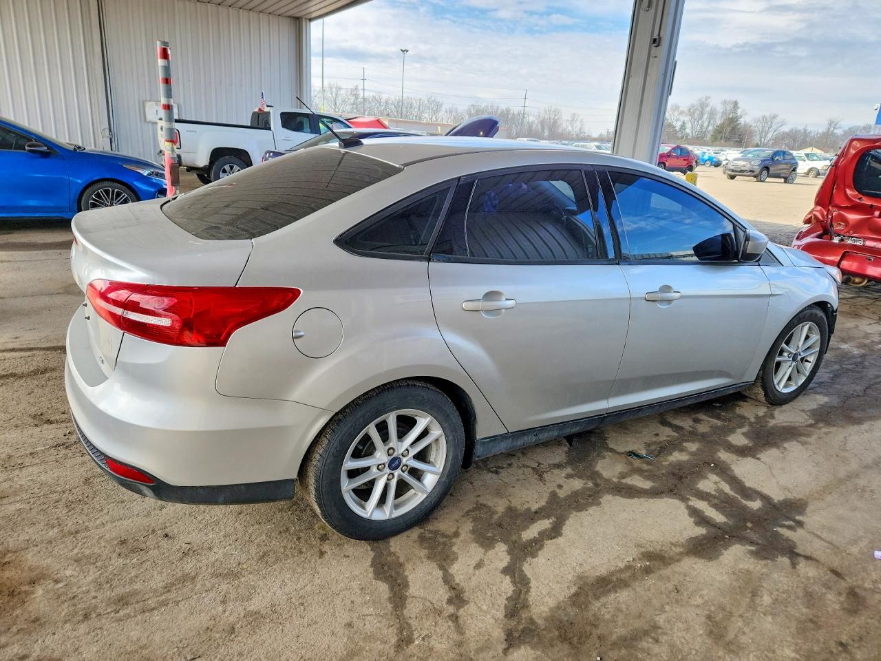 2018 FORD FOCUS SE photo 3