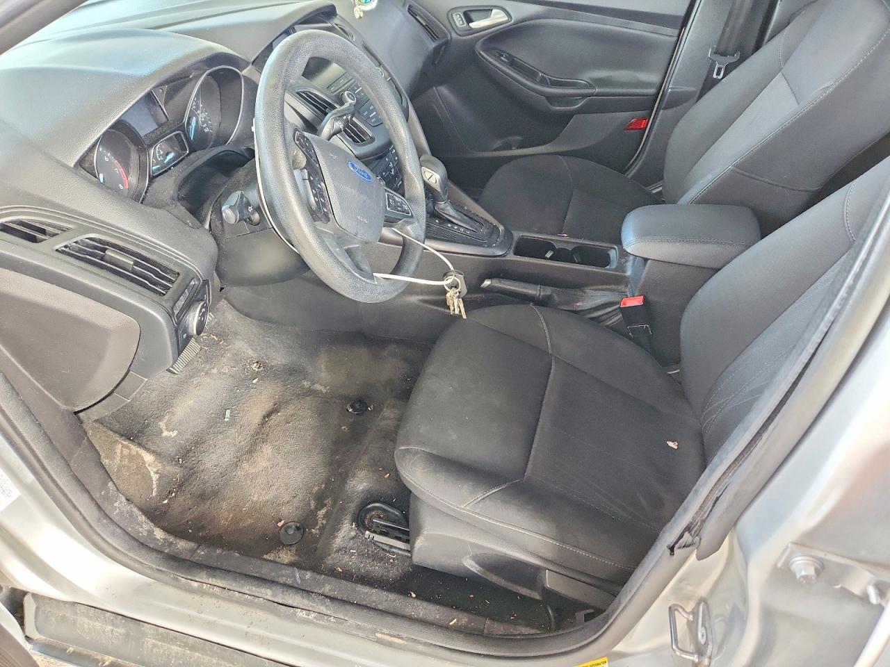 2018 FORD FOCUS SE photo 7