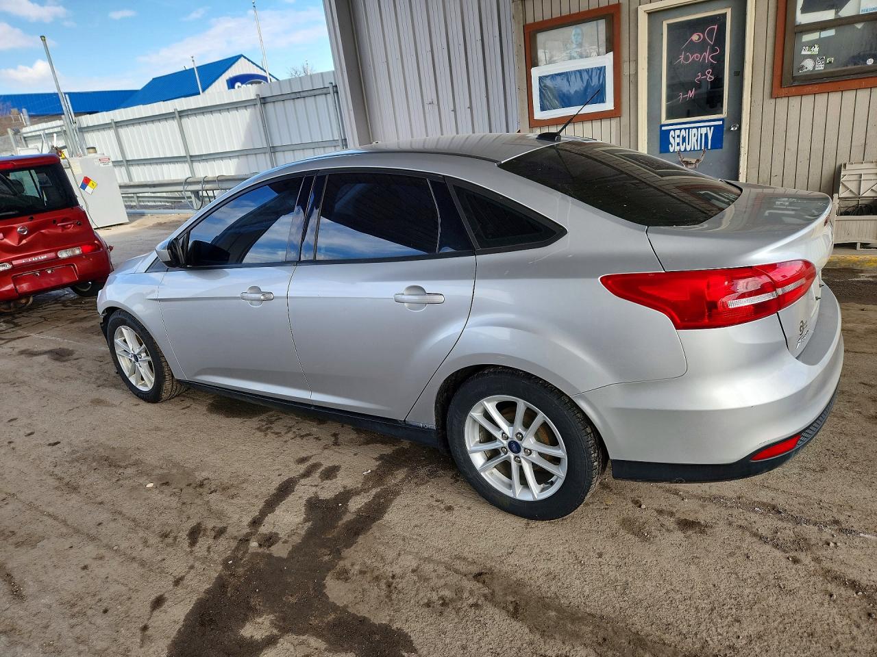 2018 FORD FOCUS SE photo 2