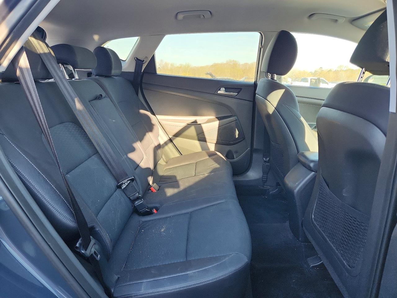 2019 HYUNDAI TUCSON SE photo 21