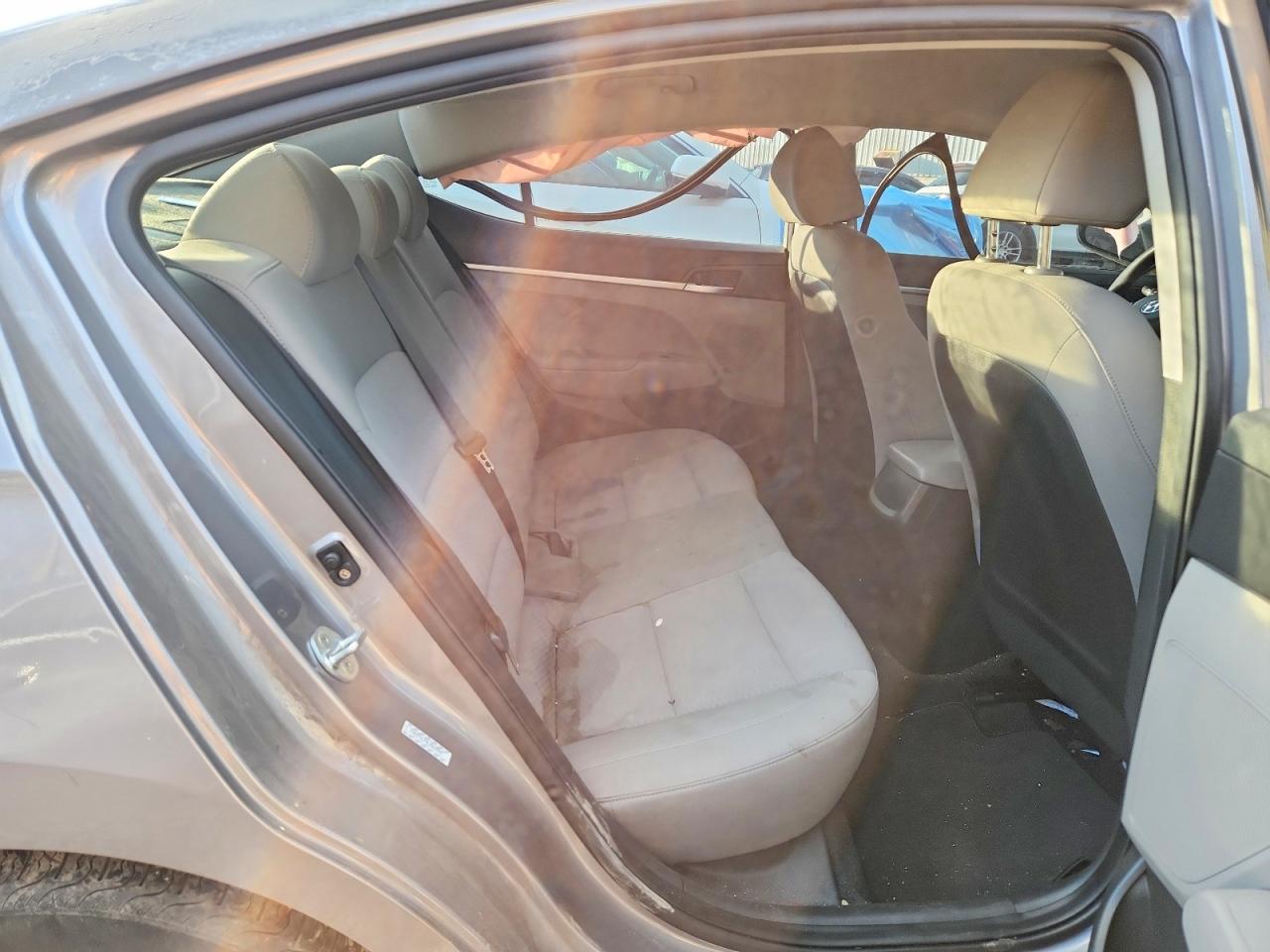 2020 HYUNDAI ELANTRA SE photo 19