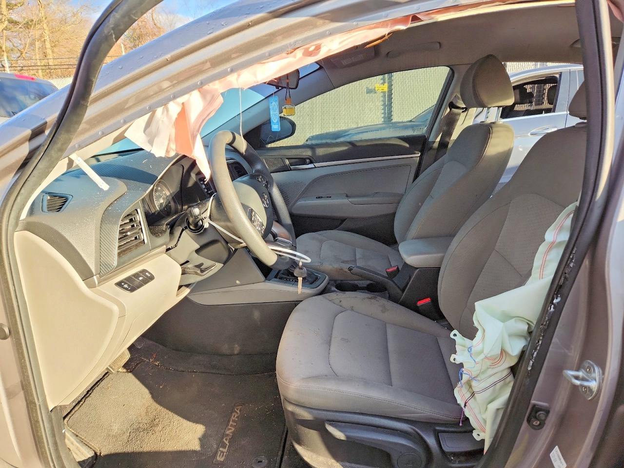 2020 HYUNDAI ELANTRA SE photo 13